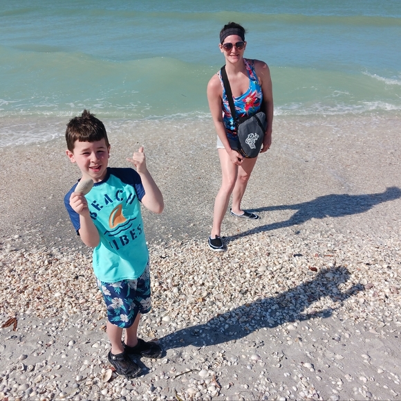 I shop Chicagoland, so YOU can #eshopchicago! Shop ART: eshopchicago.etsy.com - Picture 11 of 13